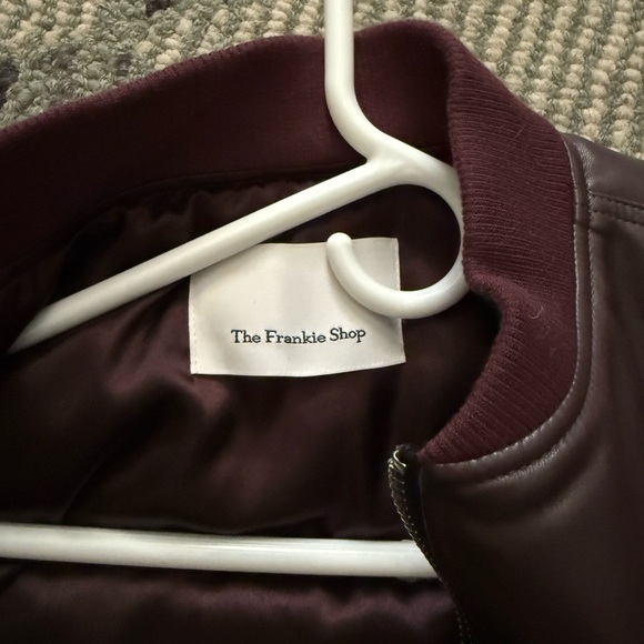 The Frankie Shop ASTRA FAUX LEATHER BOMBER JACKET - BURGUNDY - Picture 8 of 10